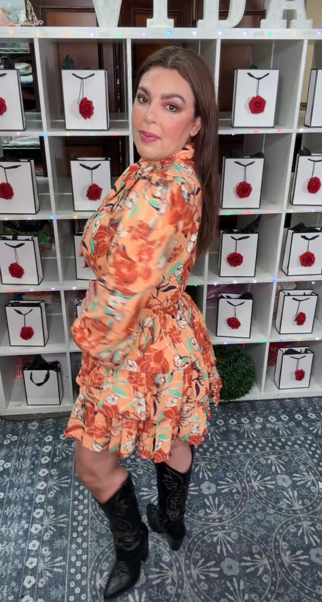 Vestido Salmon Flor Terracota Tres Rufles Moño Cuello Mini (#109)