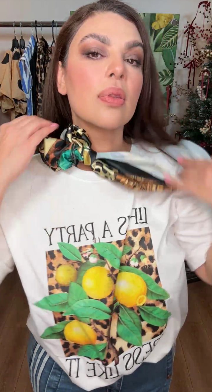 Blusa Blanca Limones y Leopardo con Mascada (#123)