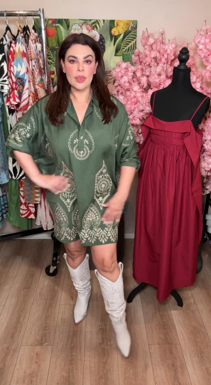 Vestido verde olivo bordado oro corte túnica (#148)