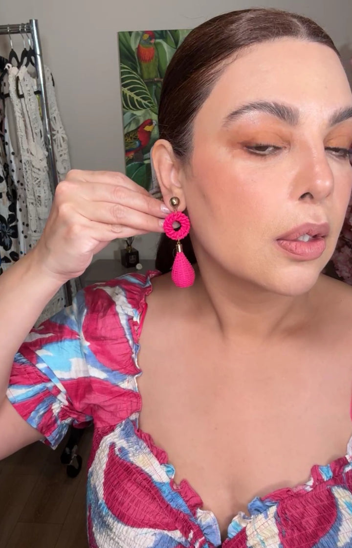 Arete Magenta Rafia Gota (#110)