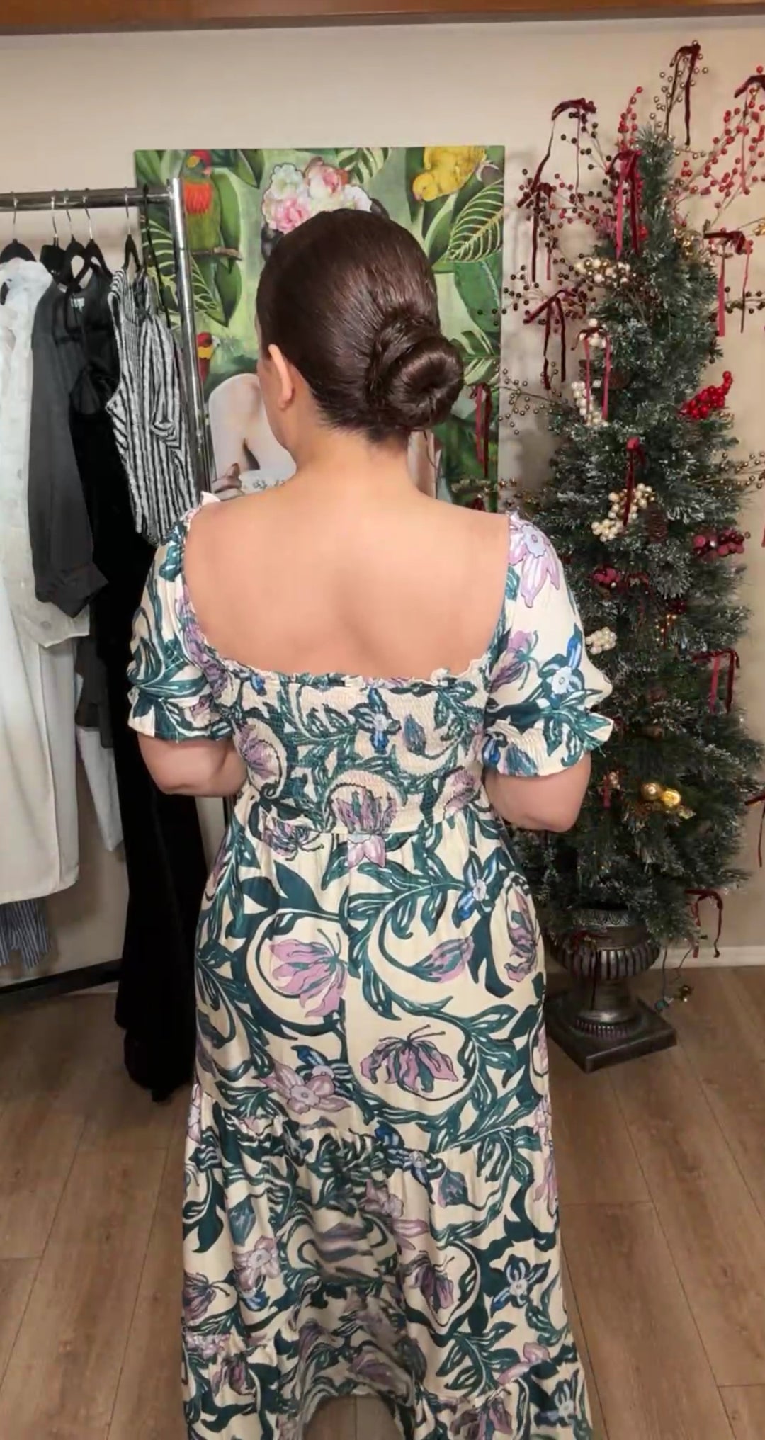 Vestido Beige Flor Lila Con Verde Busto Elastico Con Moño Maxi (#126)