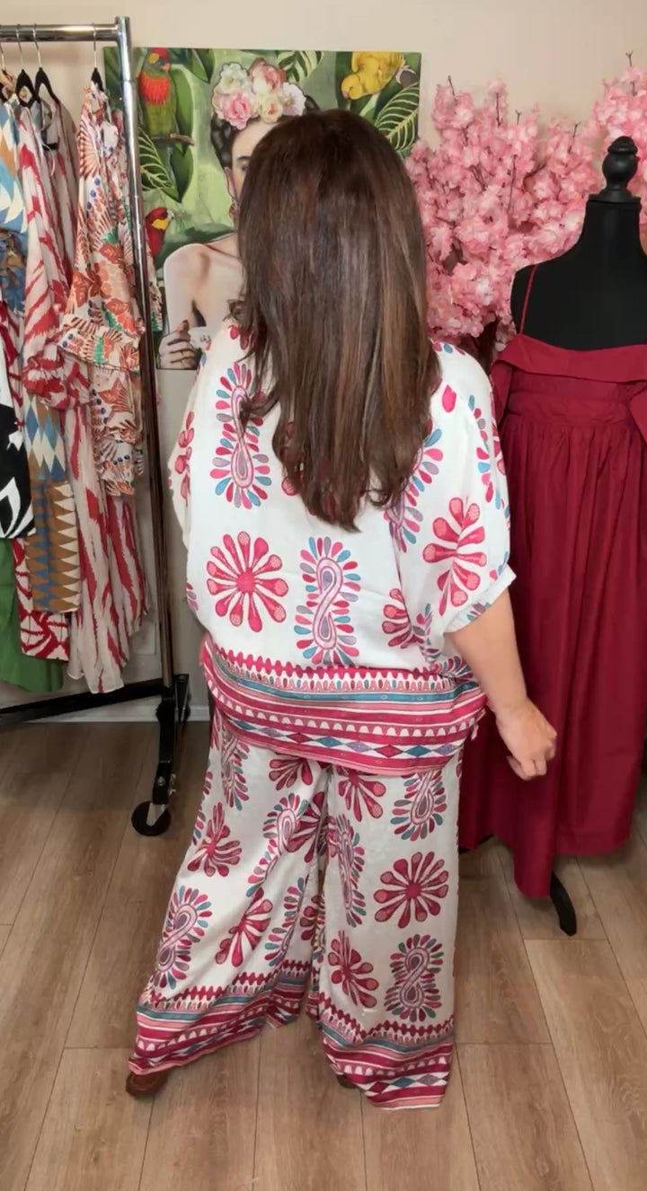 Set blanco y magenta berry mix pantalón y blusón artesanal (#145)