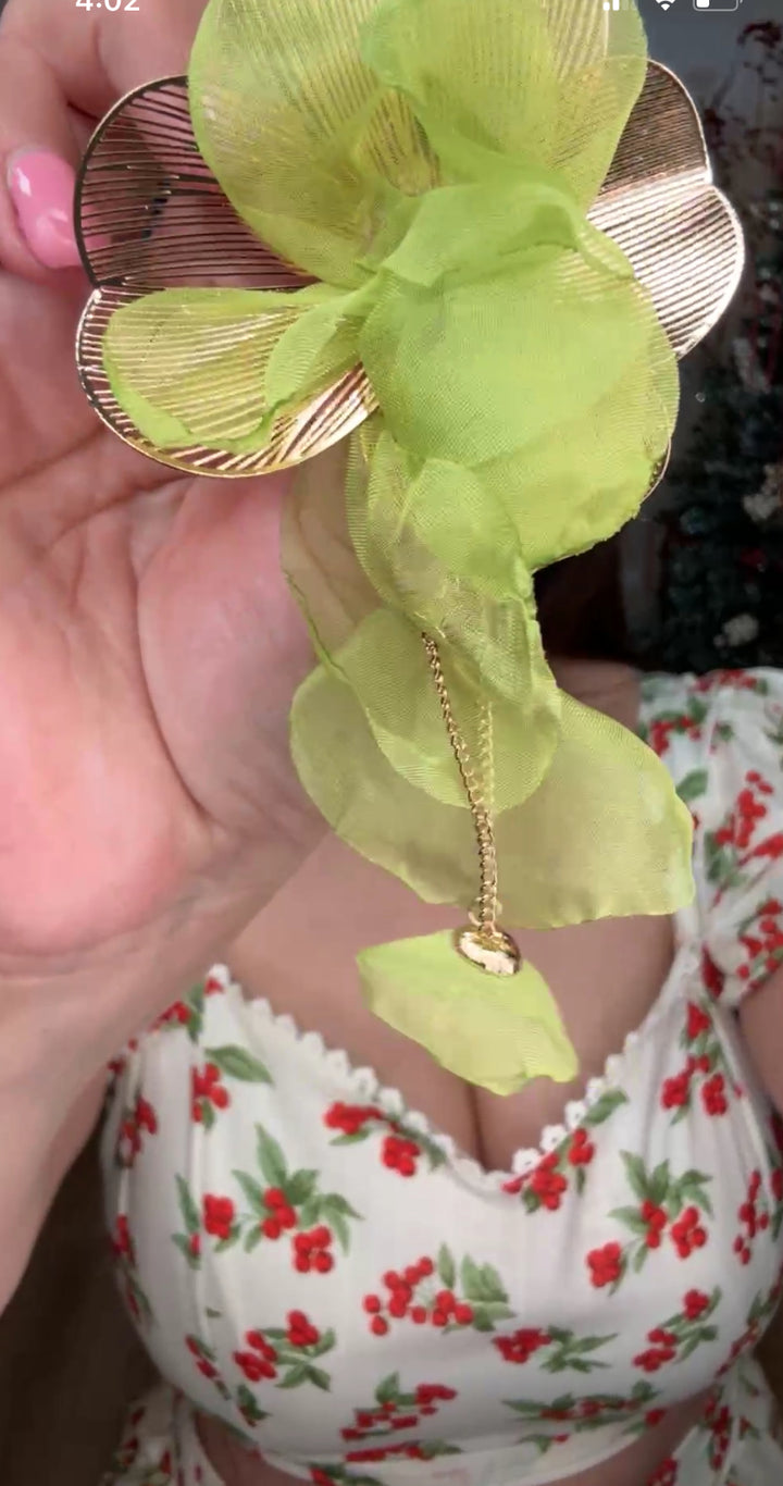 Arete Verde Flor Dorada con Caida Lux 122