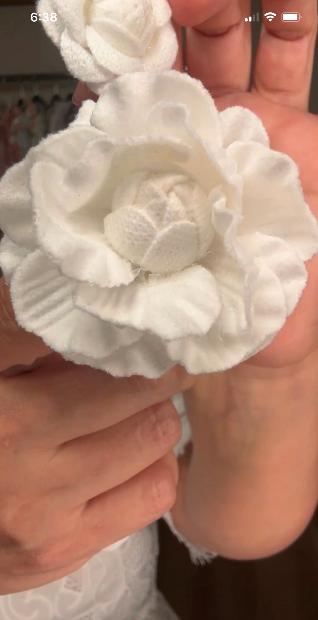 Arete blanco doble flor fancy (