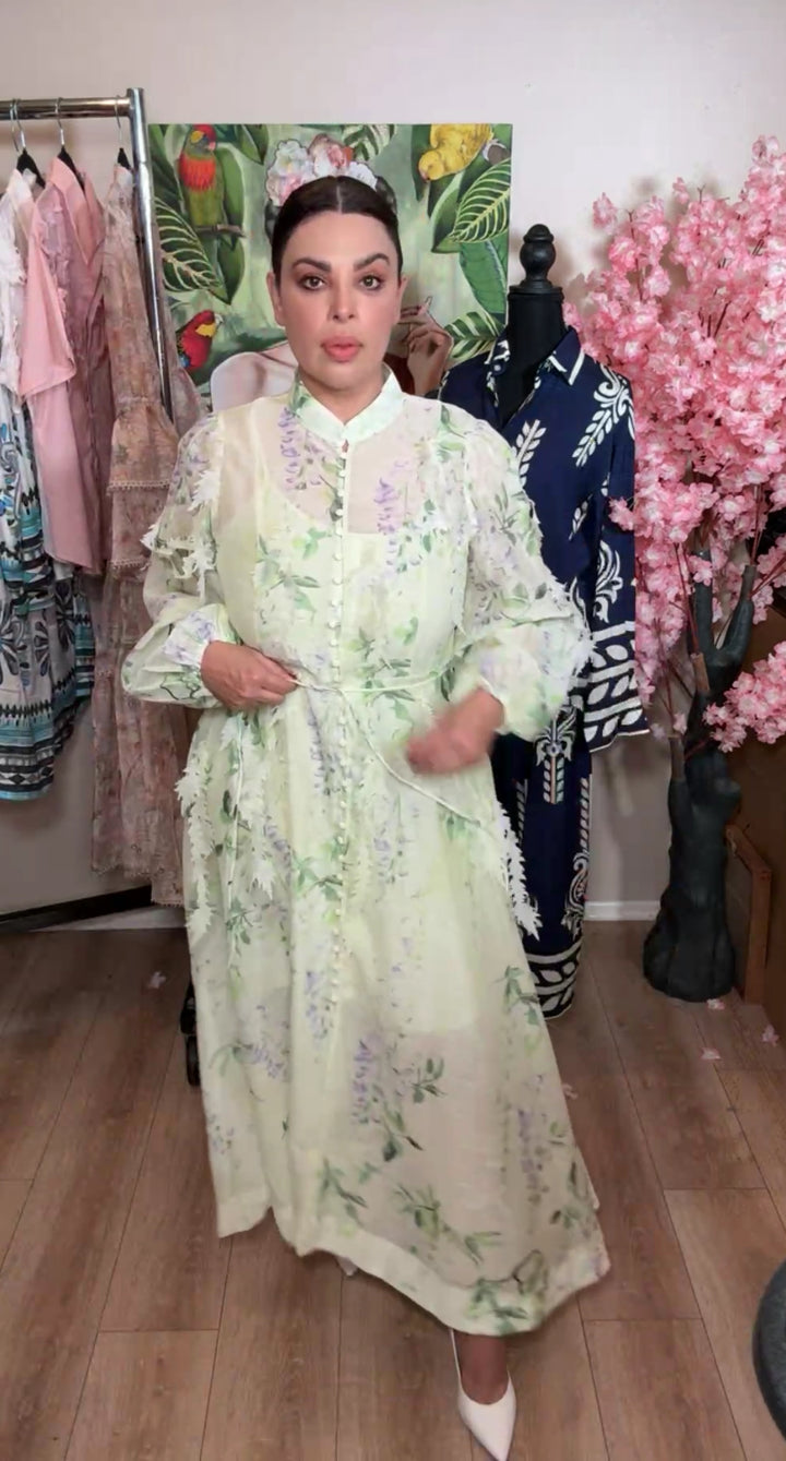 Vestido verde y lila floral aplicaciones midi (