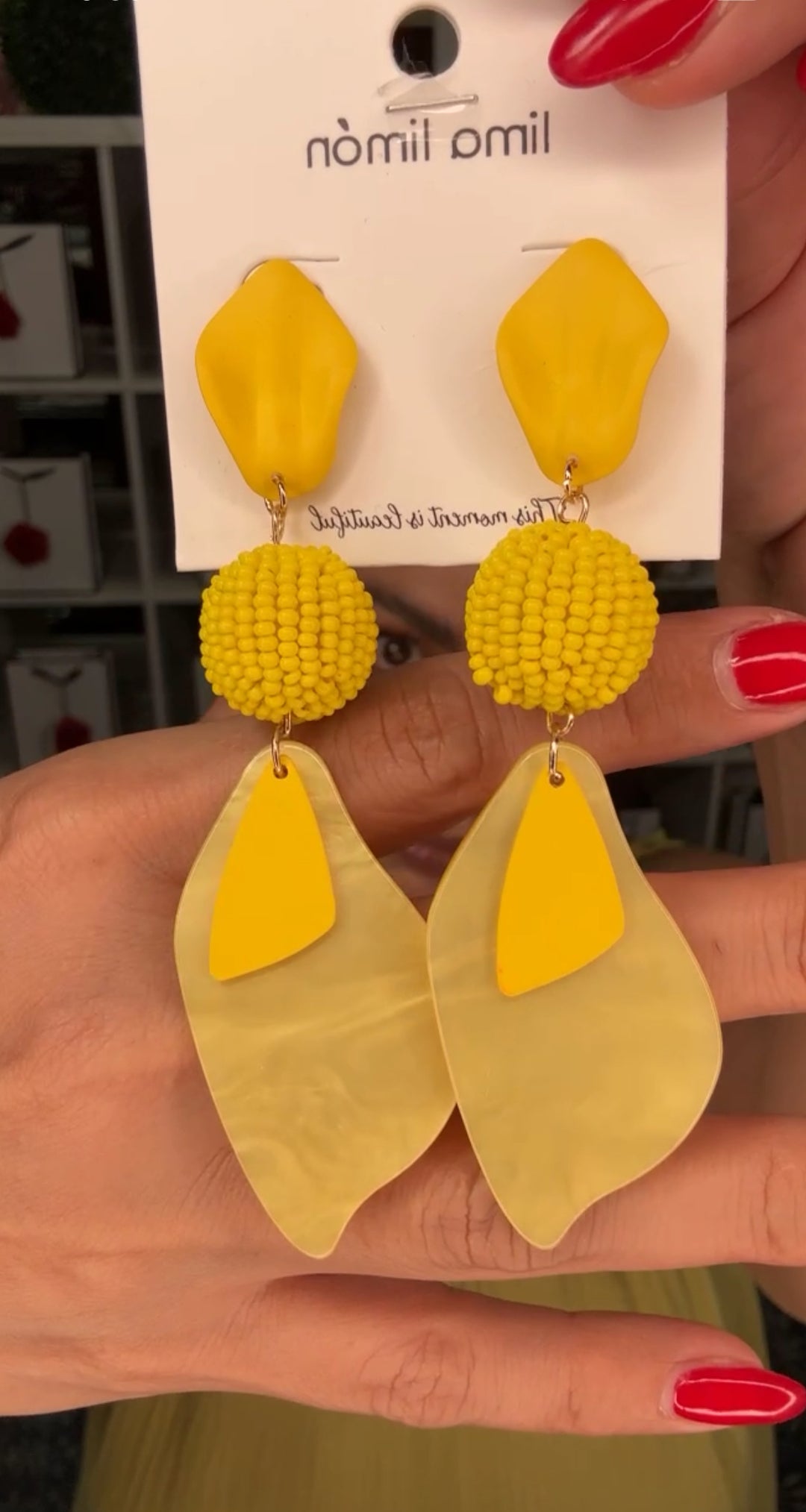 Arete Amarillo Hojas y Ball (#100)