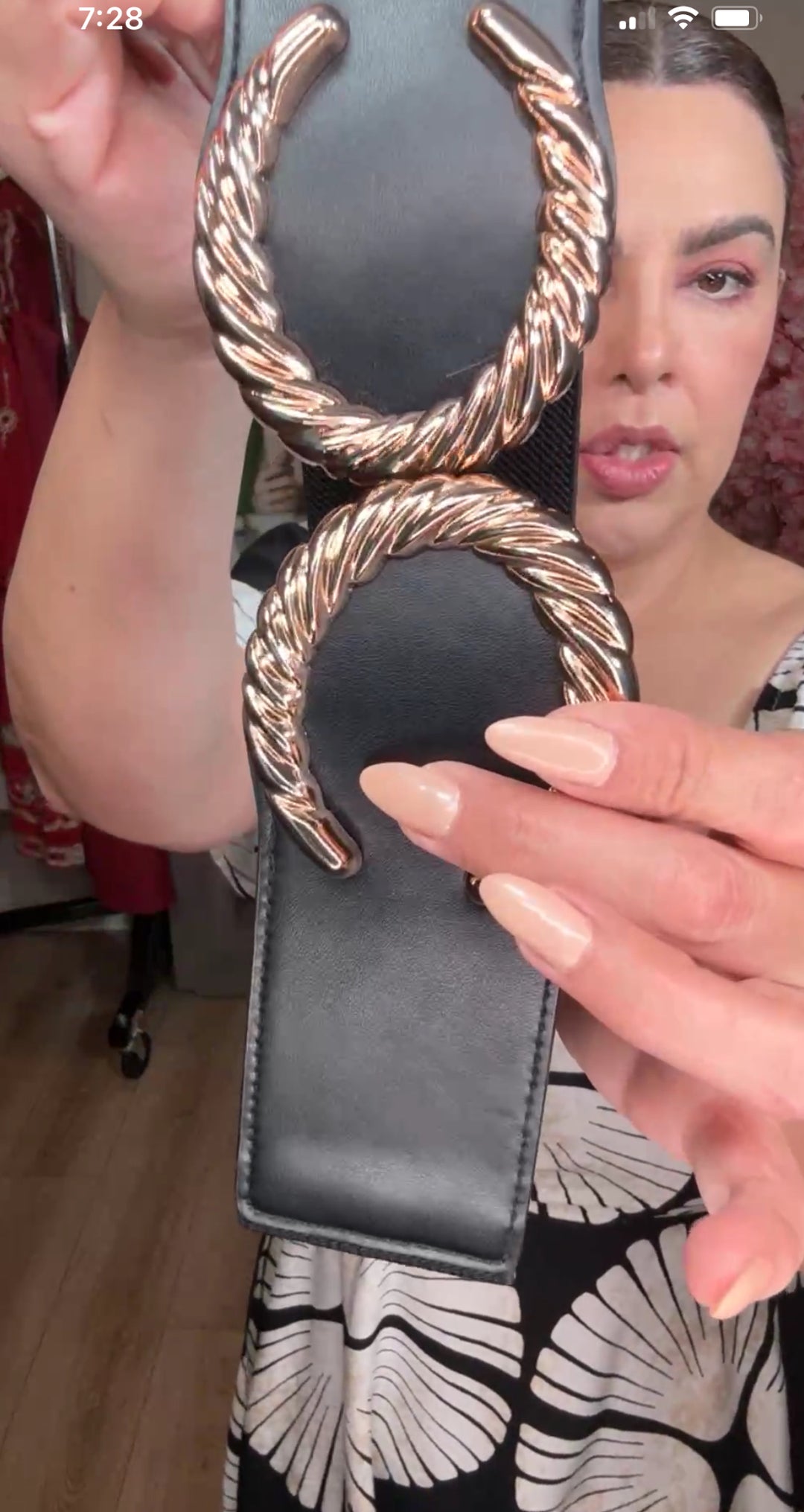 cinto negro hebilla doble C oro (#117)