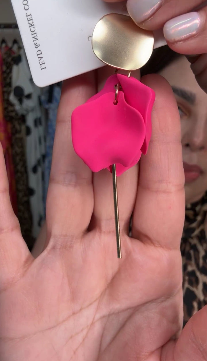 Arete Dorado Petalo Rosa Pistilo (#106)