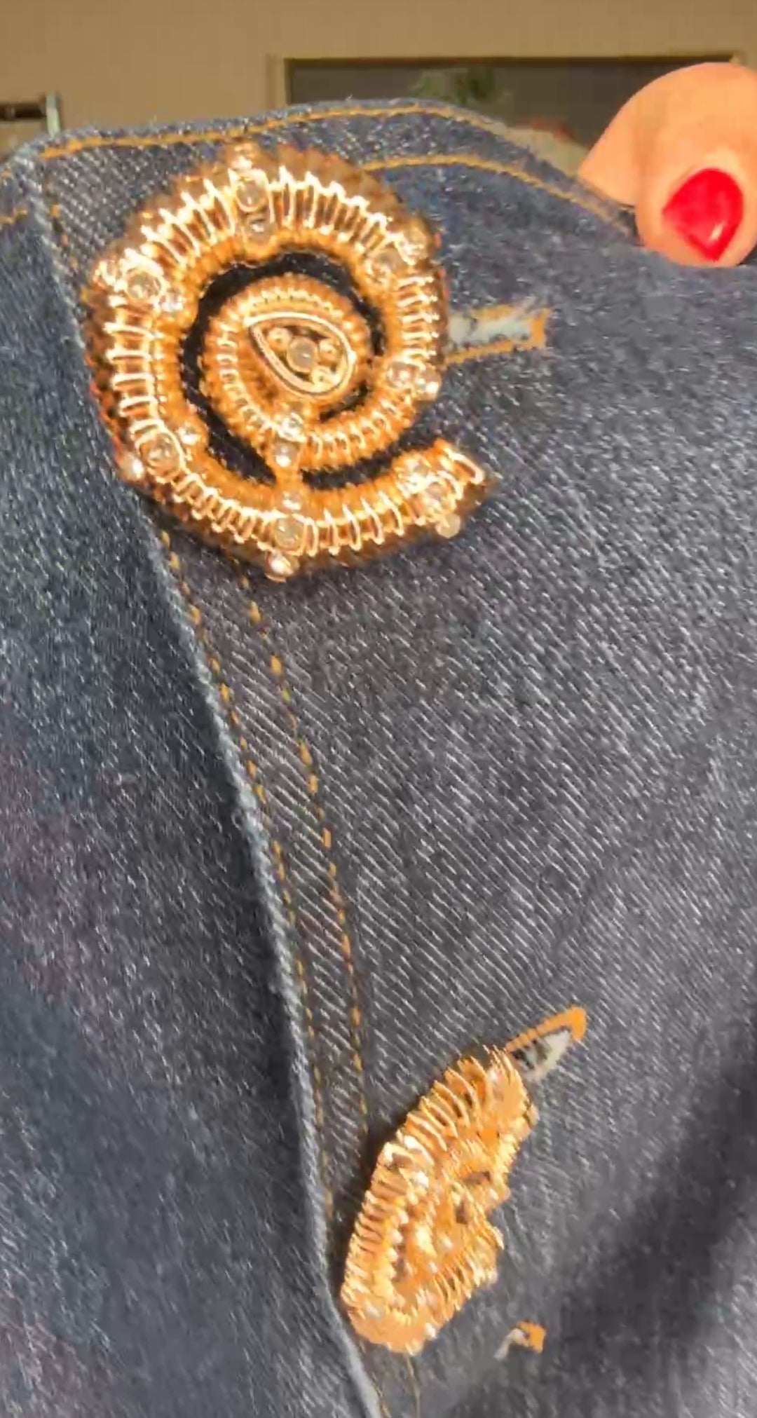 Blazer azul mezclilla boton dorado y pedreria (#107)