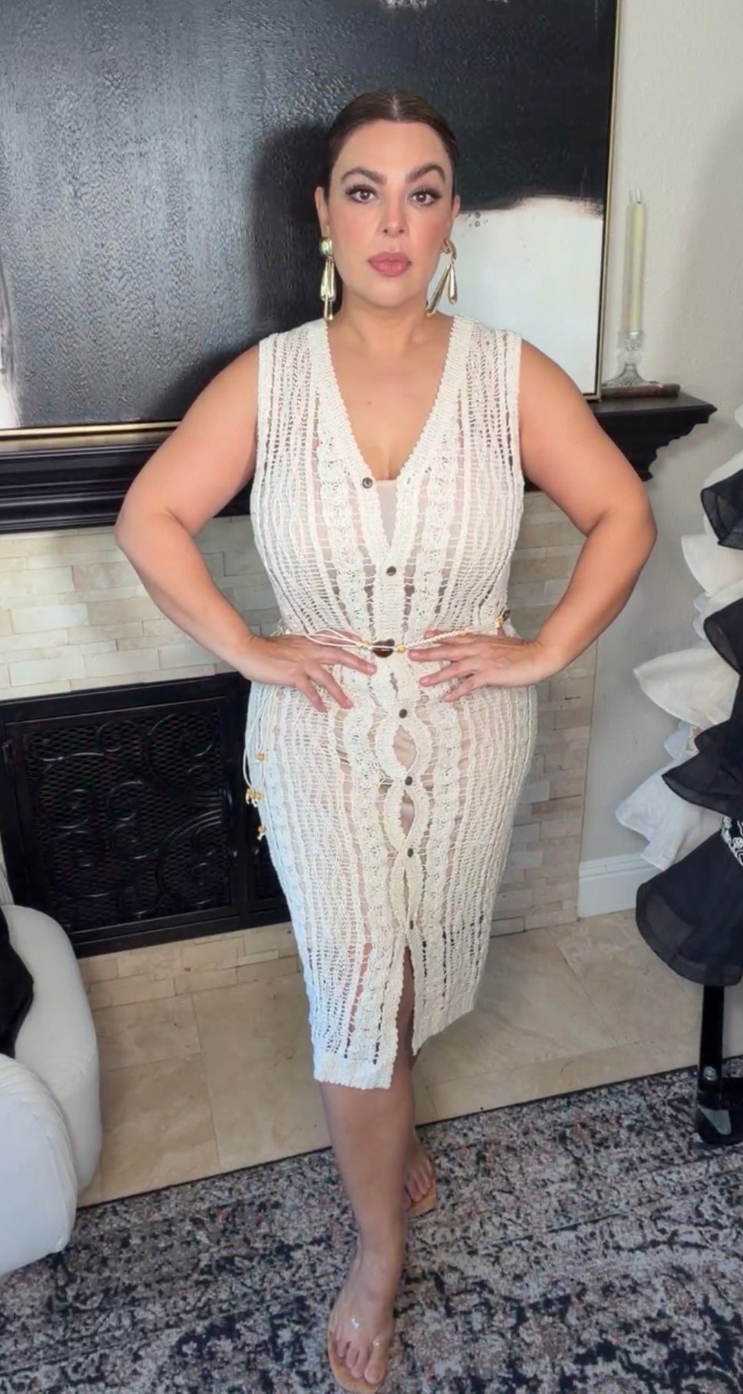 Vestido beige crochet boton madera cinto con piedra midi (