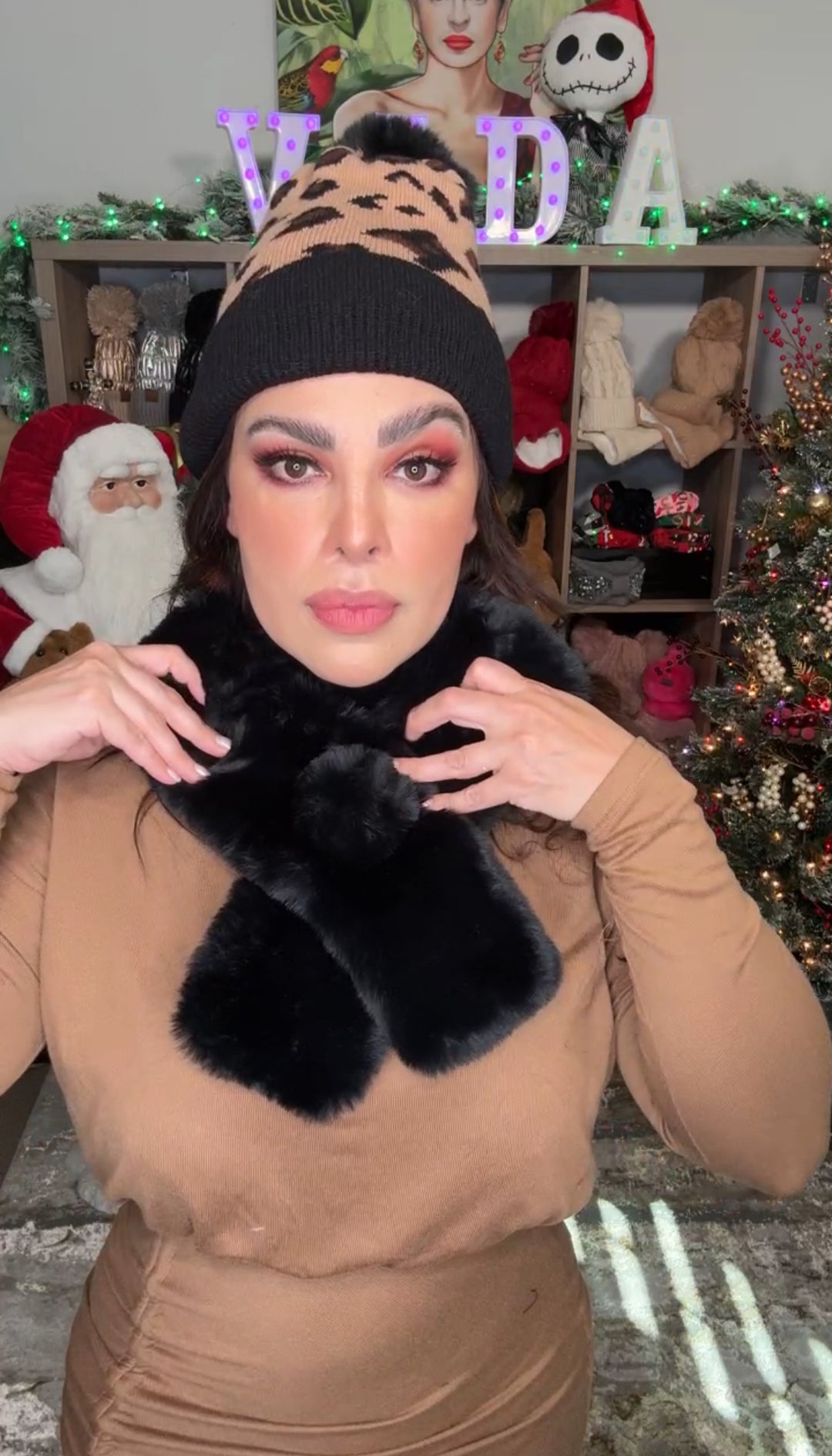 Gorro Negro con Lepardo Café Mota (#250)