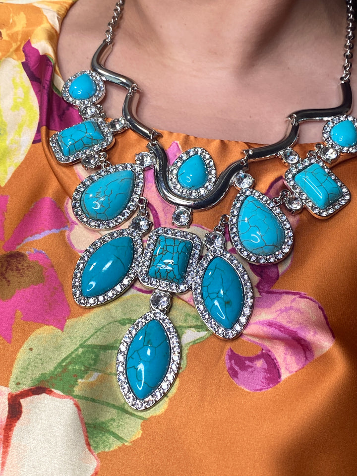 Collar Plateado con Piedra Turqueza y Pedreria Princess (#141)