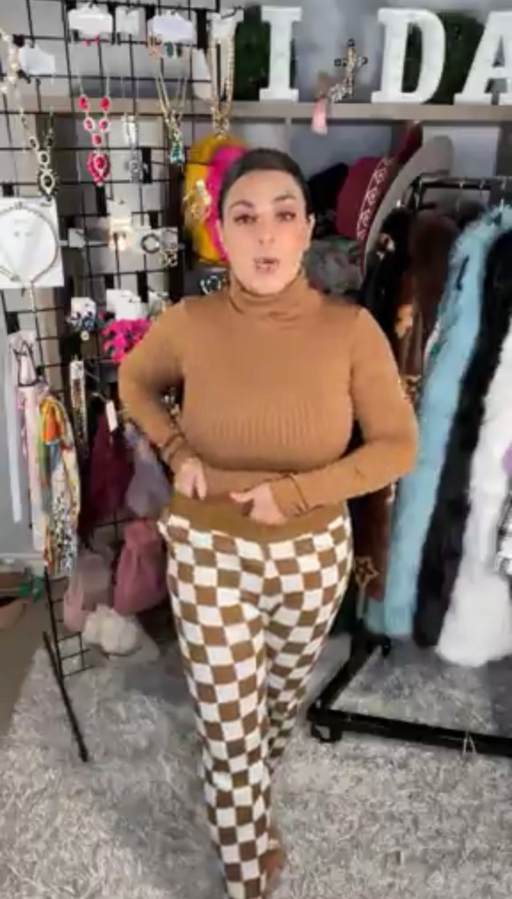 Pantalon Café y Blanco Cuadrado Sweater (#151)