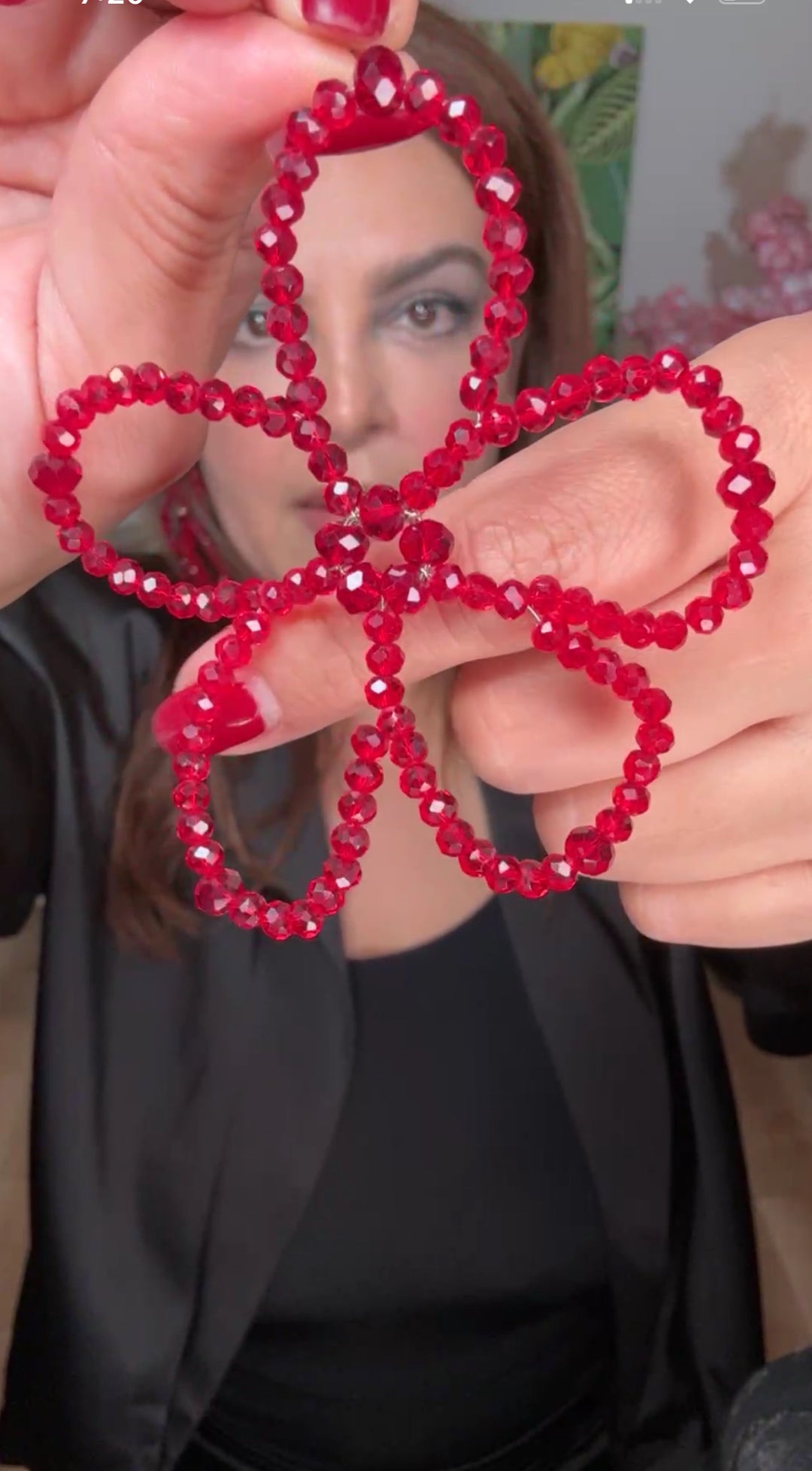 Arete rojo flor cristales