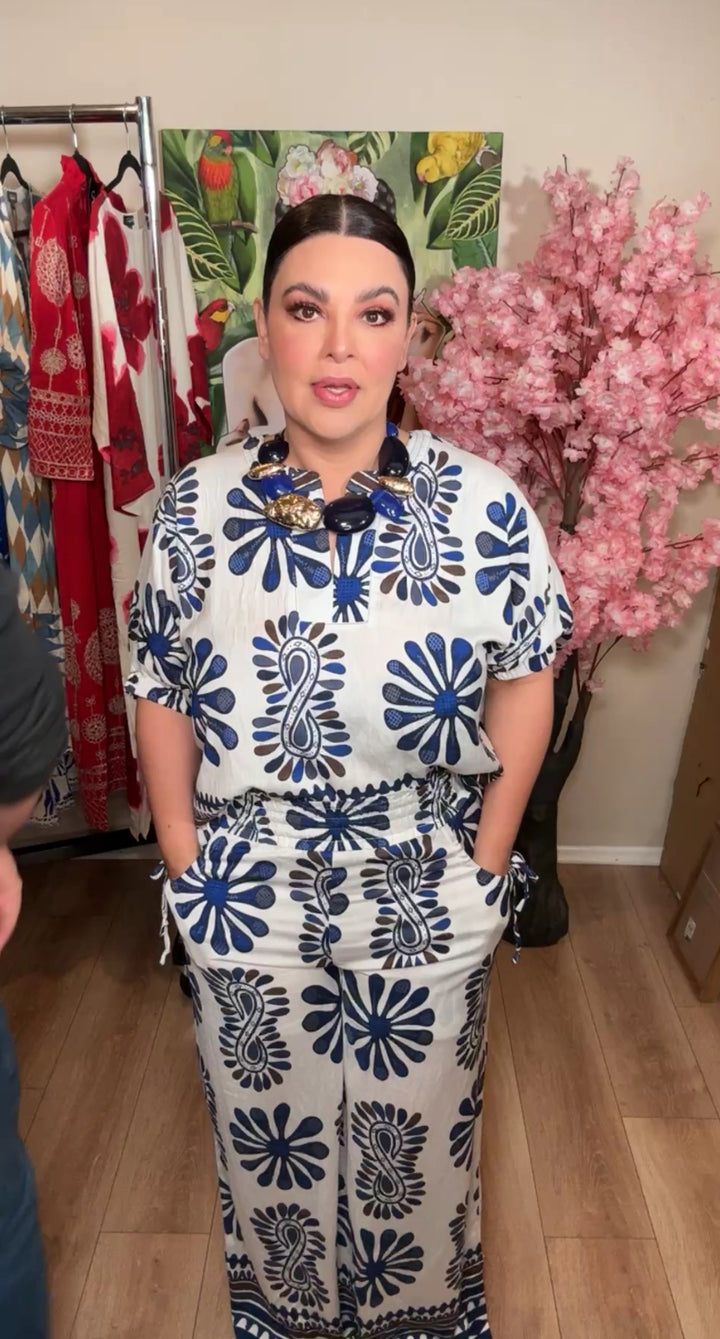 Set azul y blanco pantalón y blusón artesanal (#144)