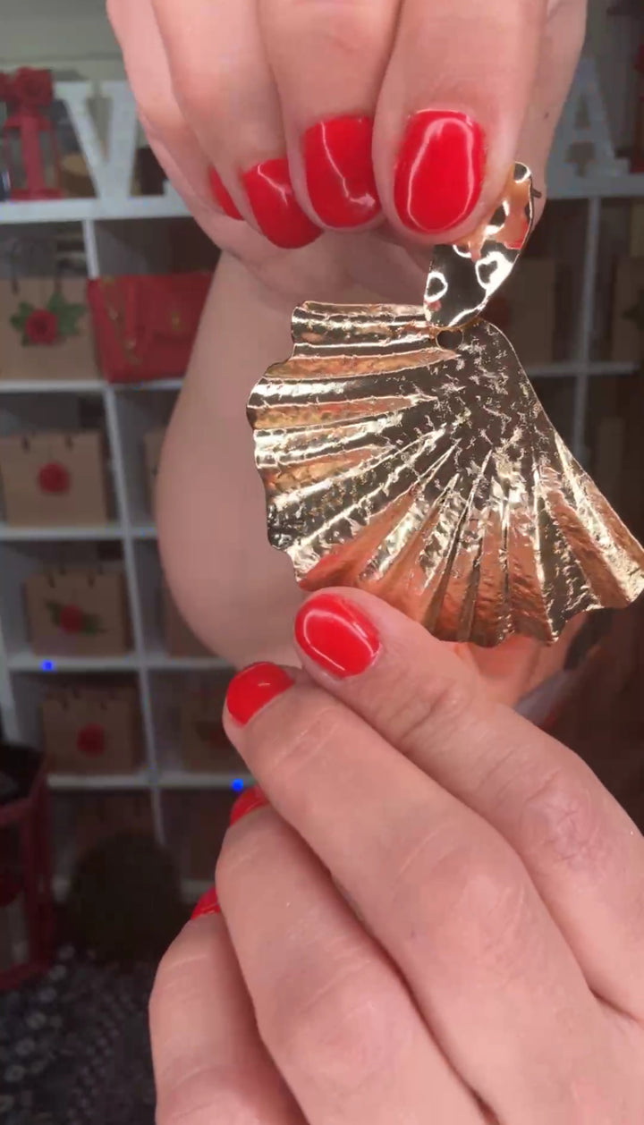 Arete Dorado Media Concha (#111)