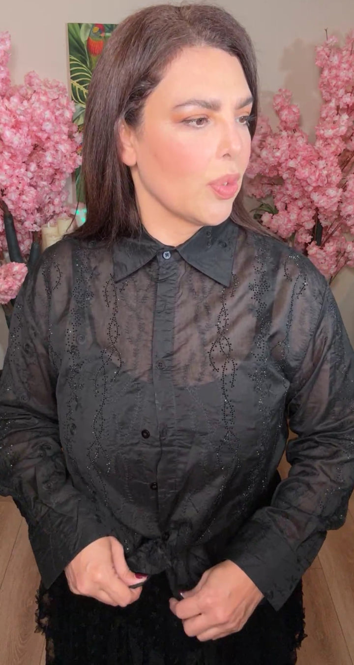 Camisa Negra Cristal y Flores Bordadas Tipo Túnica (#108)