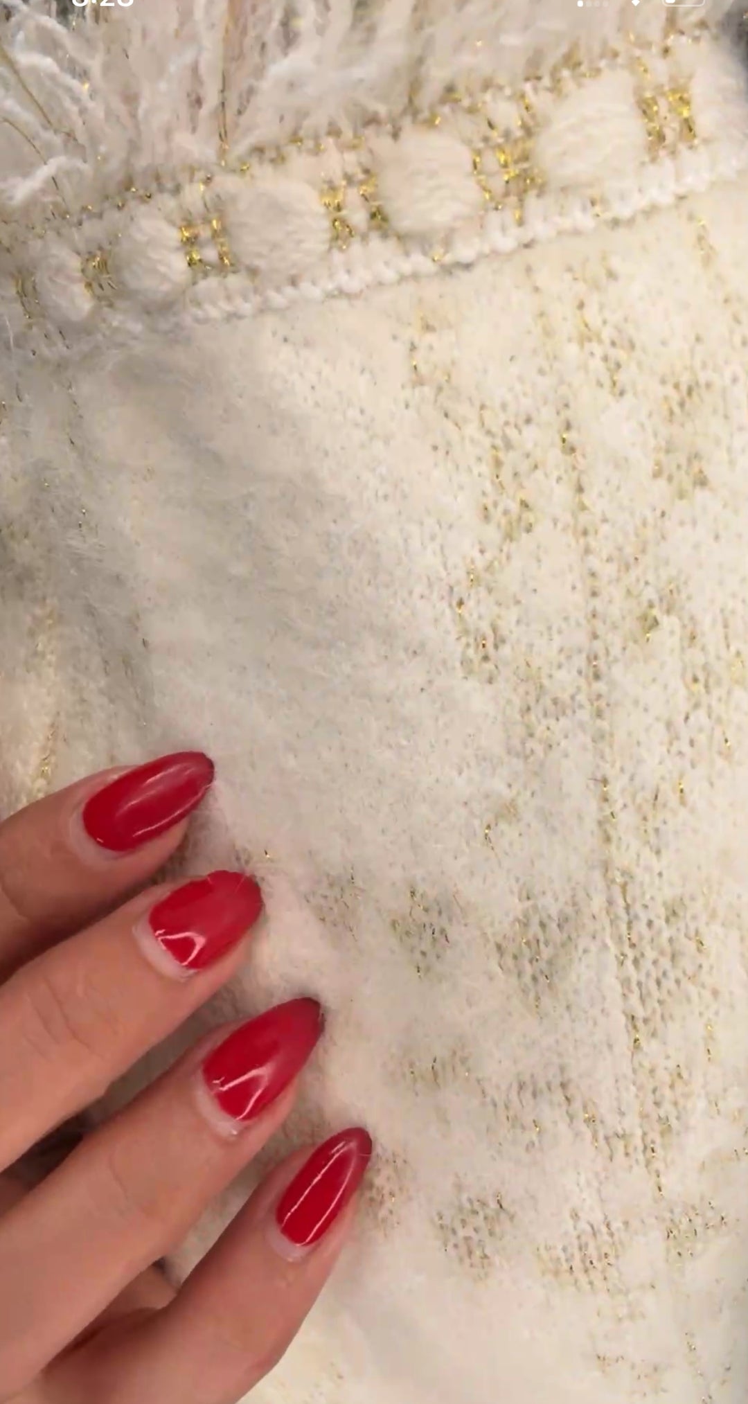 Sweater beige y oro botón perla festivo (#120)