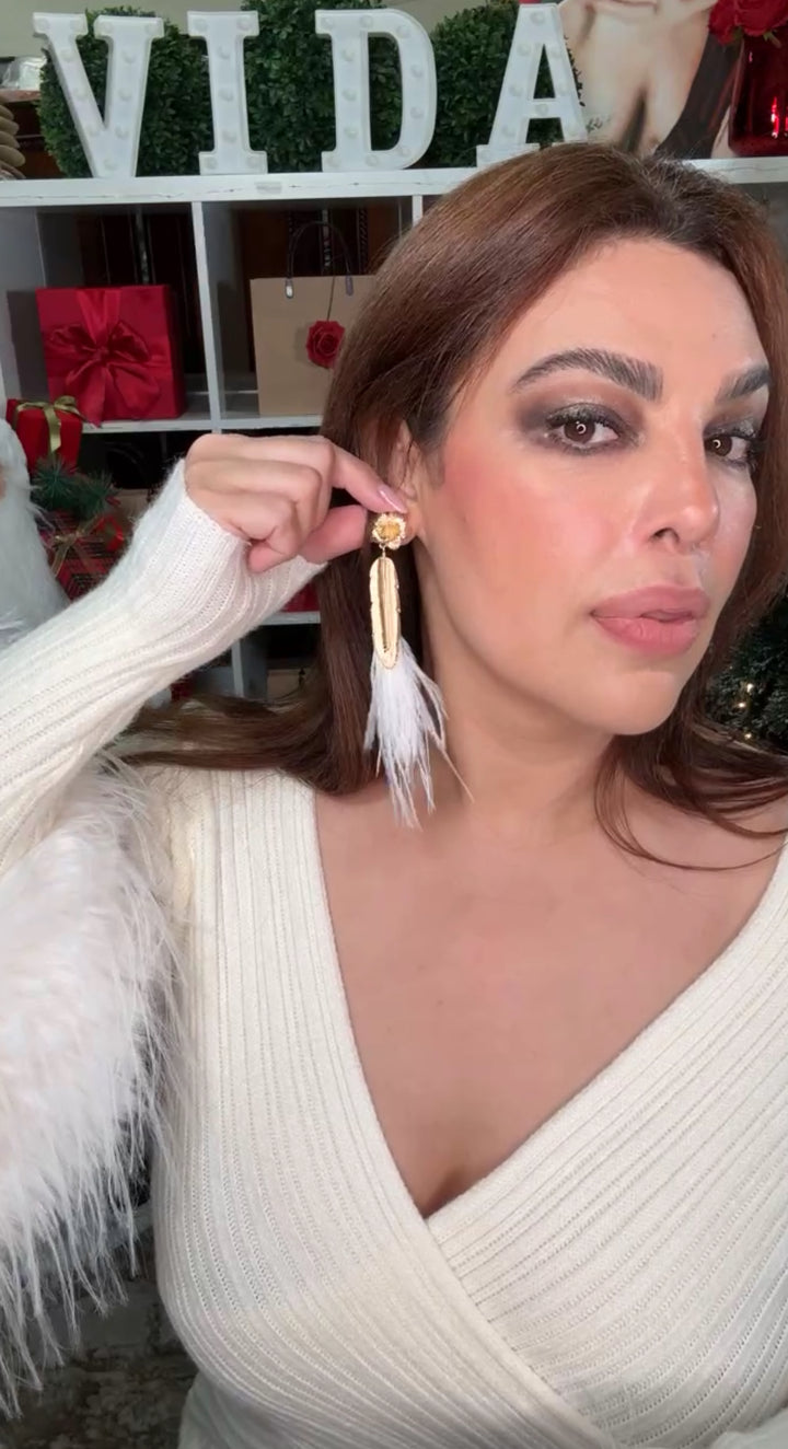 Arete Beige Feater Oja Dorada (#104)