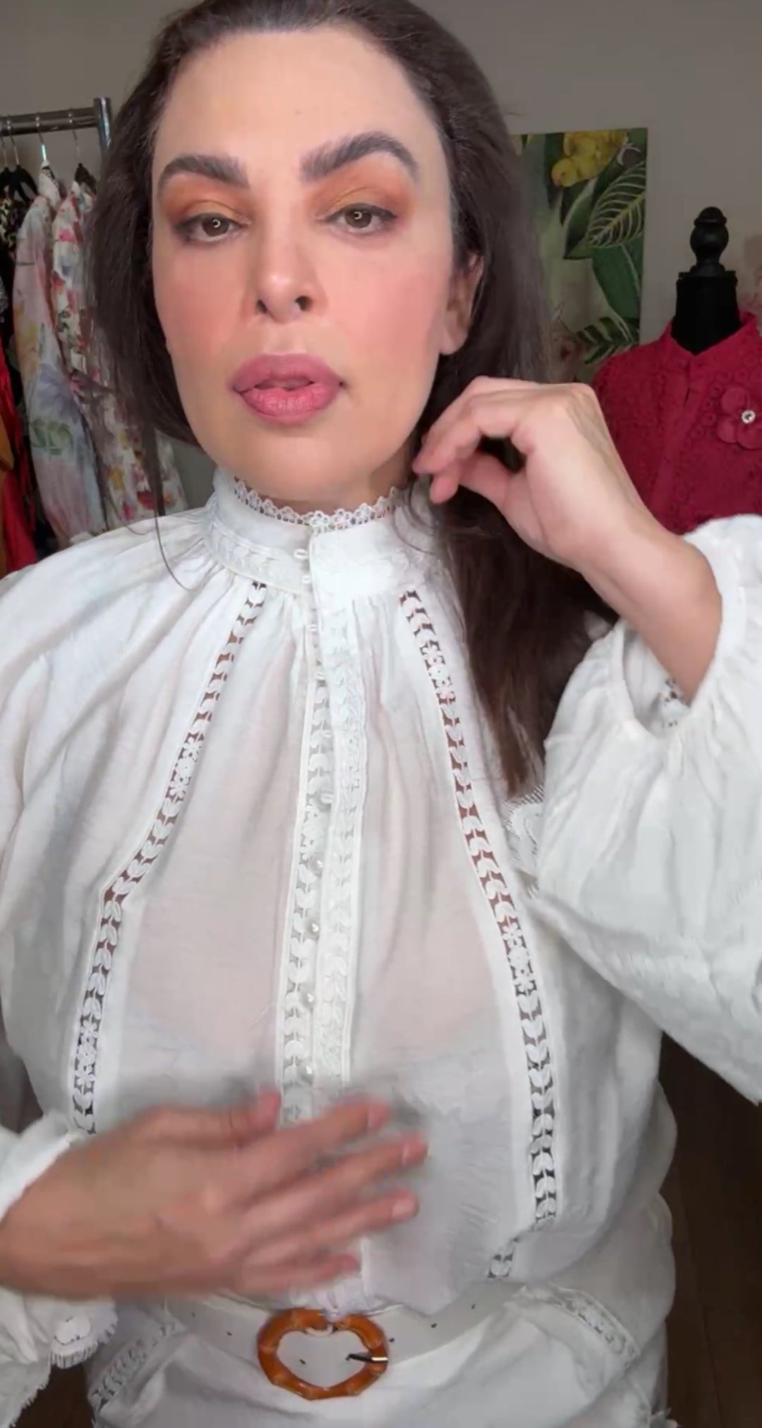 set blanco shorts y camisa vaporosos con encaje y cinto (#135)