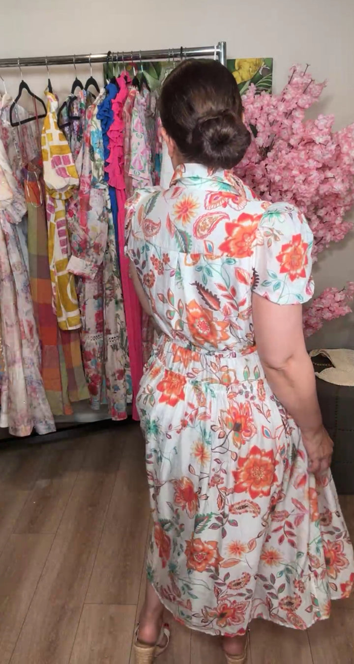 Vestido blanco floral naranja con cinto midi (