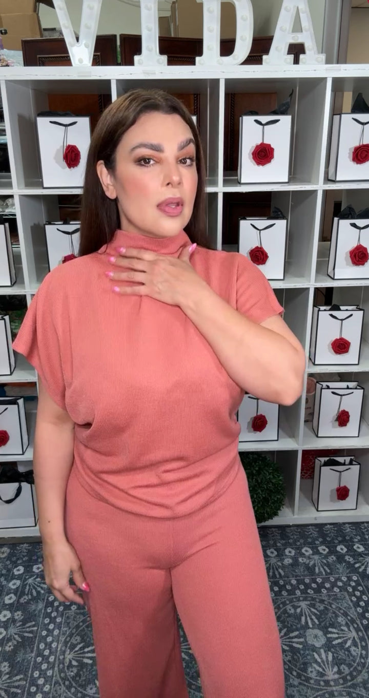 Set salmón blusa cuello alto y pantalón relax (#121)