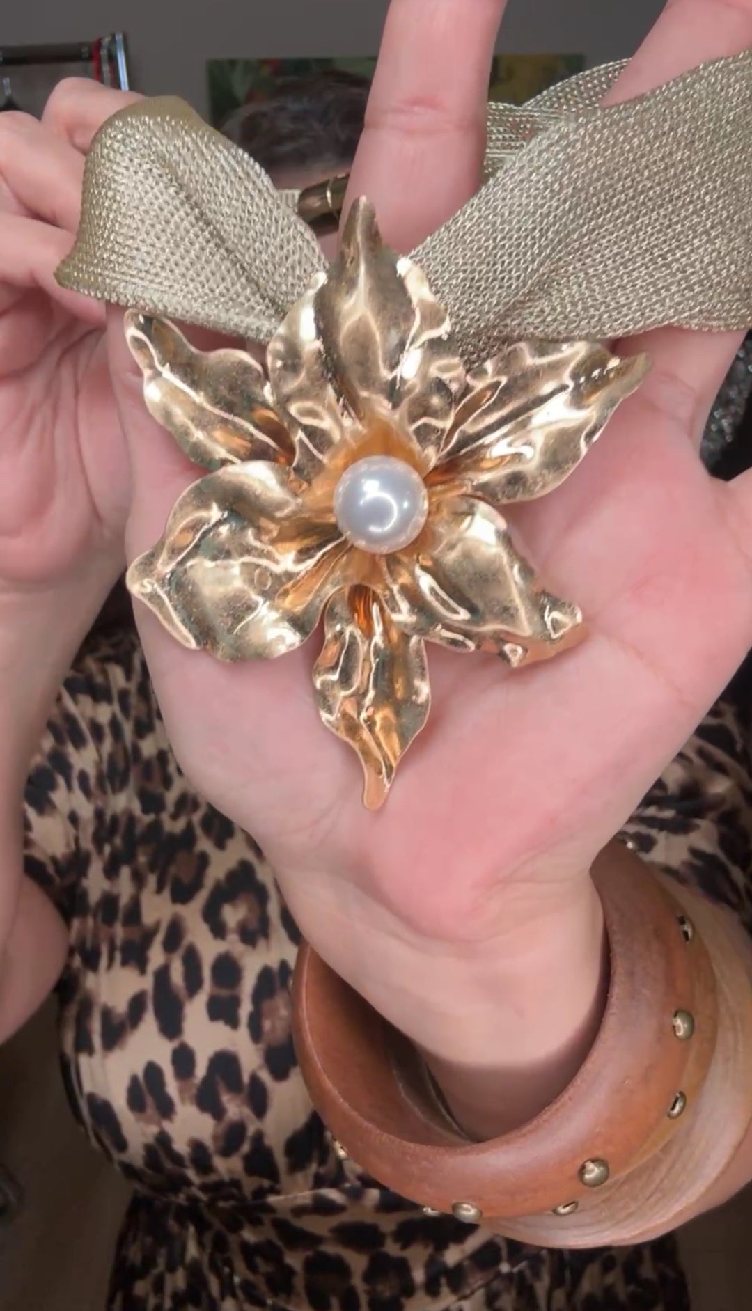 Collar Dorado Flor Oro con Perla (#114)