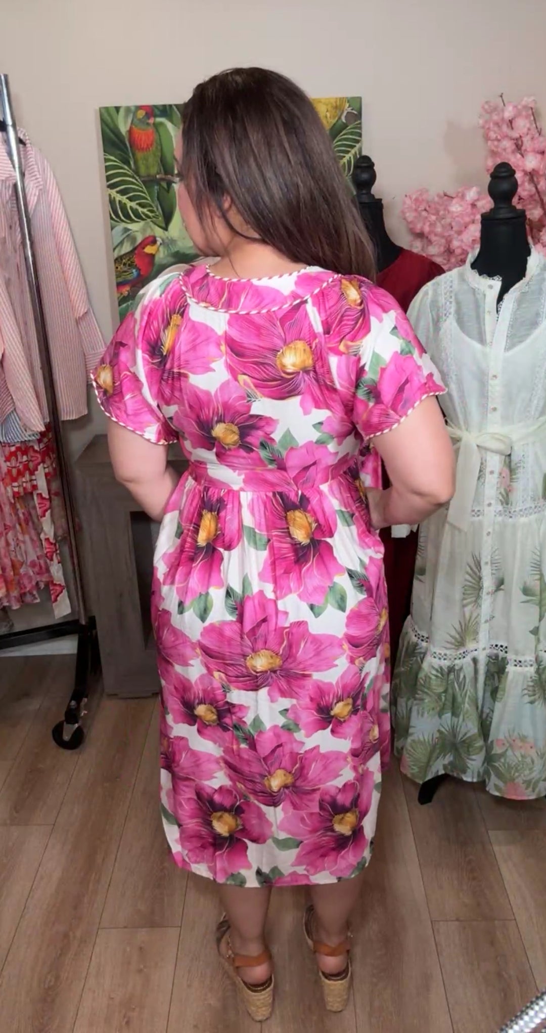 vestido beige flores magenta (#141)