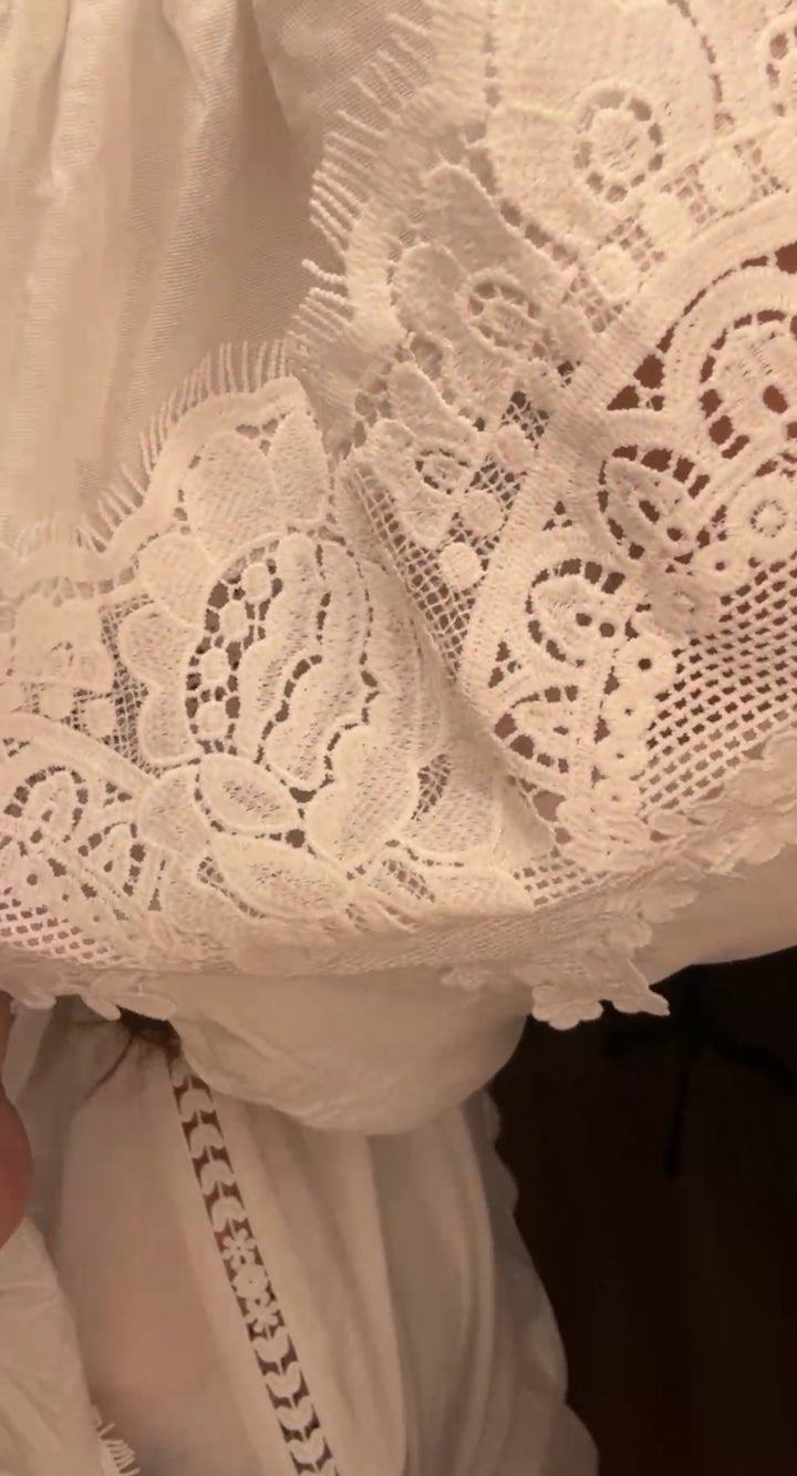 set blanco shorts y camisa vaporosos con encaje y cinto (#135)