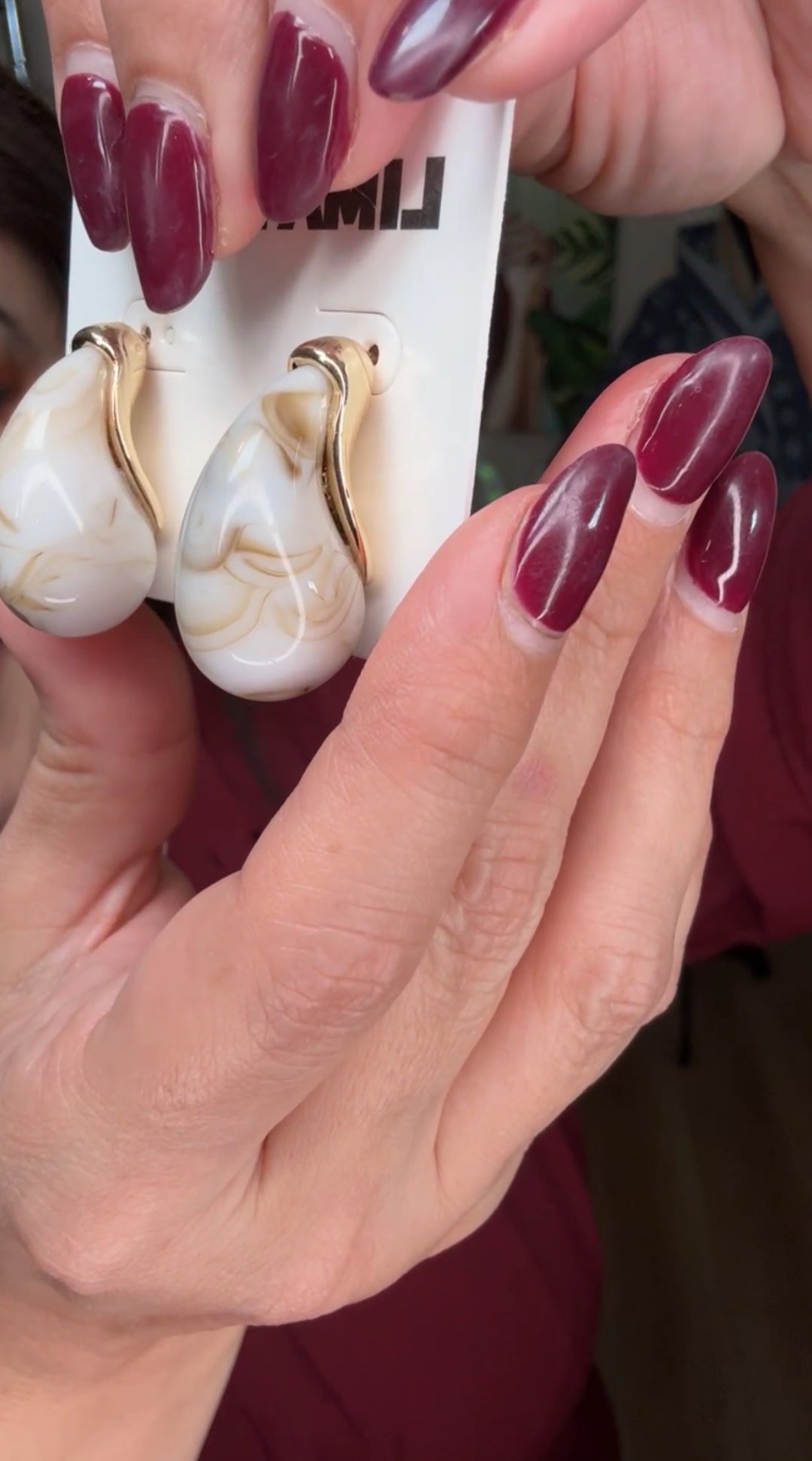 Arete beige y mocha gota elegante (#101)