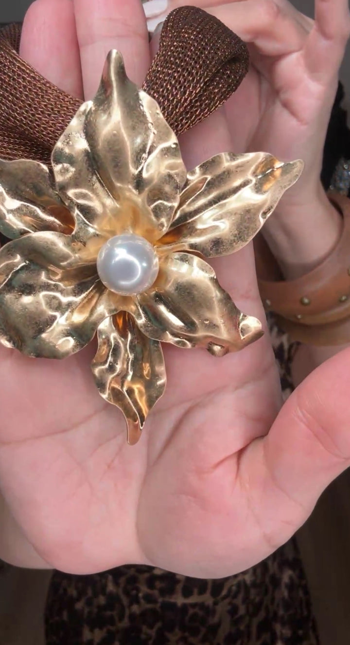 Collar Bronze Malla Flor Oro con Perla (#112)