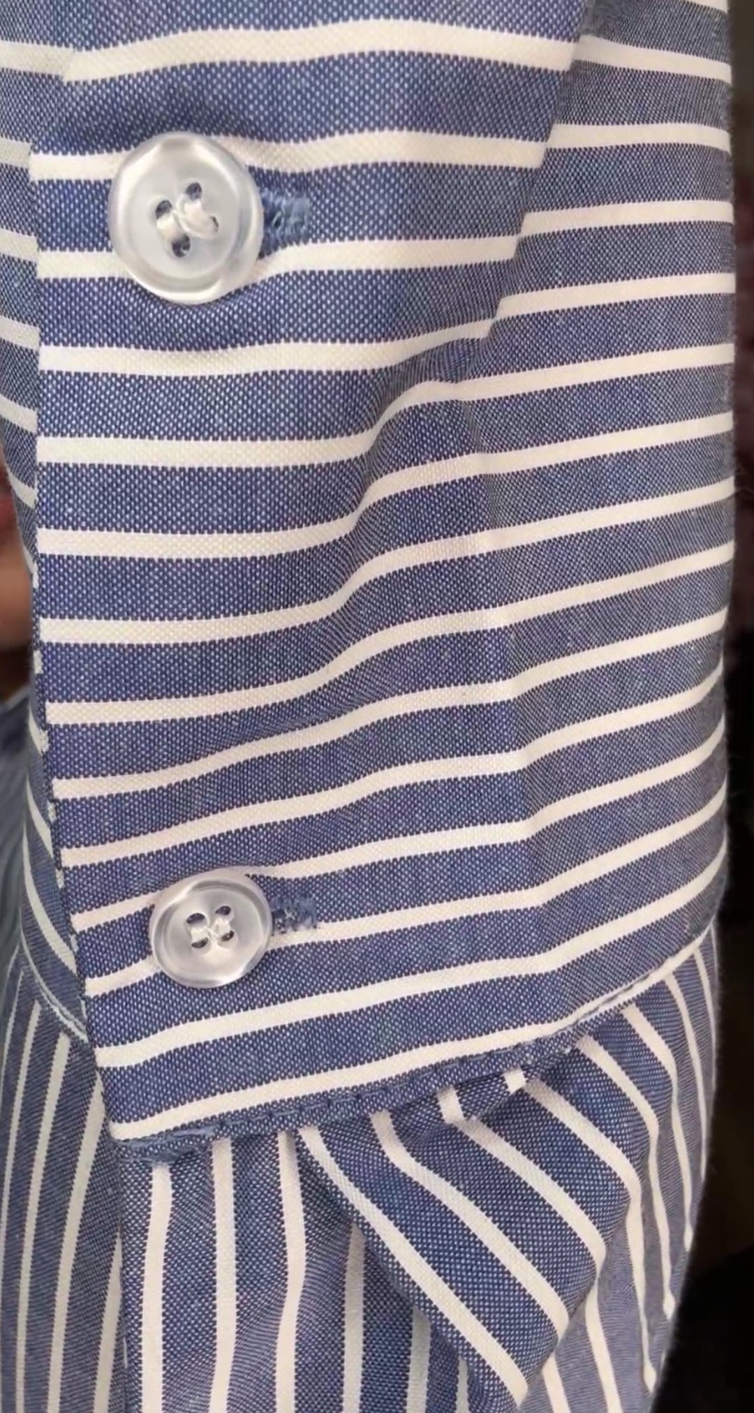 Camisa azul y blanco rayada corte relax