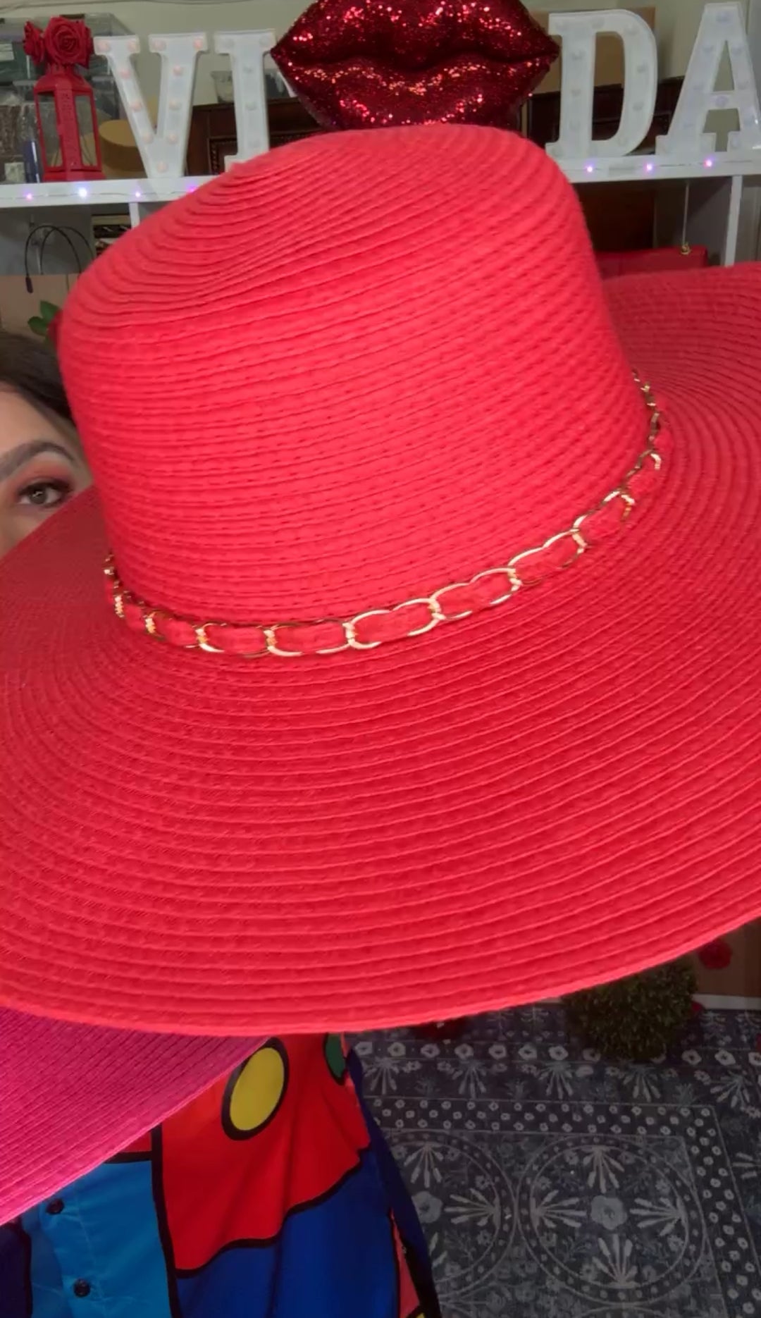 Sombrero Rojo Cadena Dorada (#254)