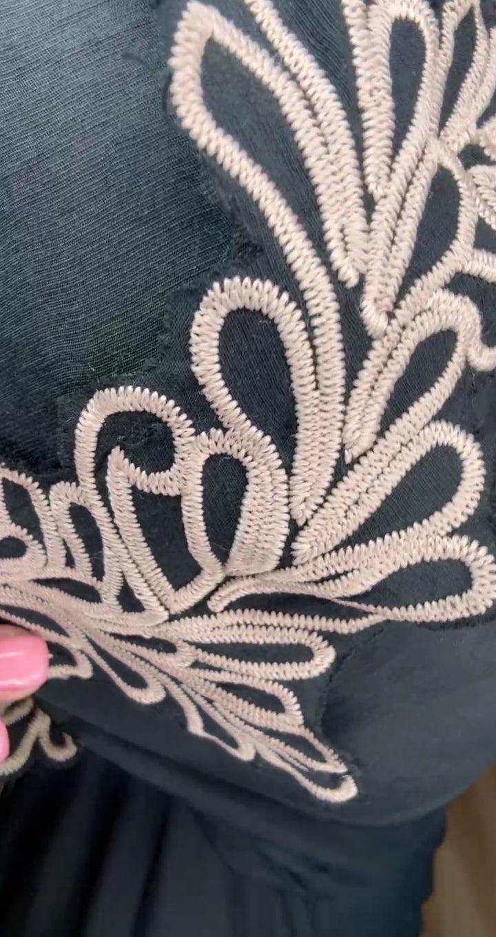 Vestido Negro Flor Bordada Nude Western (#154)