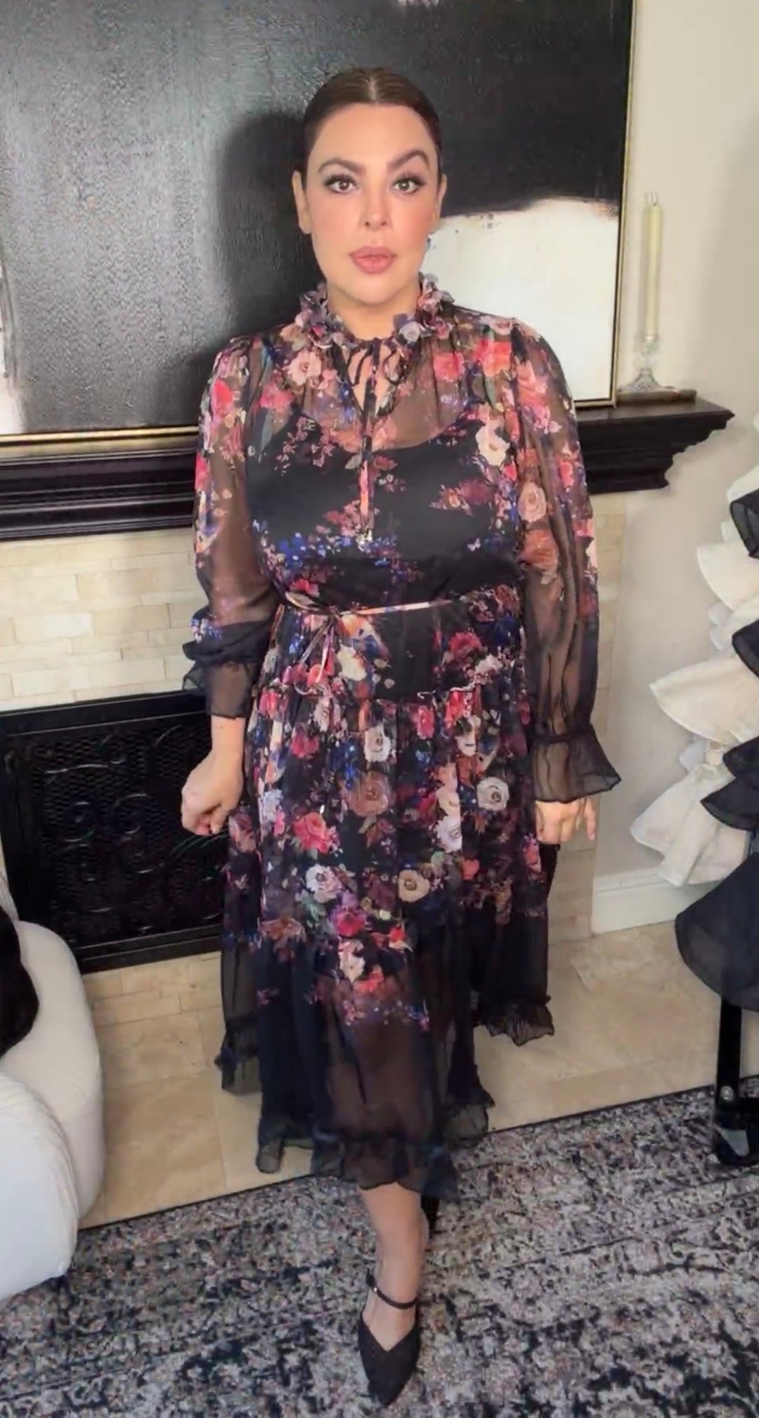 Vestido negro flores rosa antiguo chiffon con fondo cinto midi (