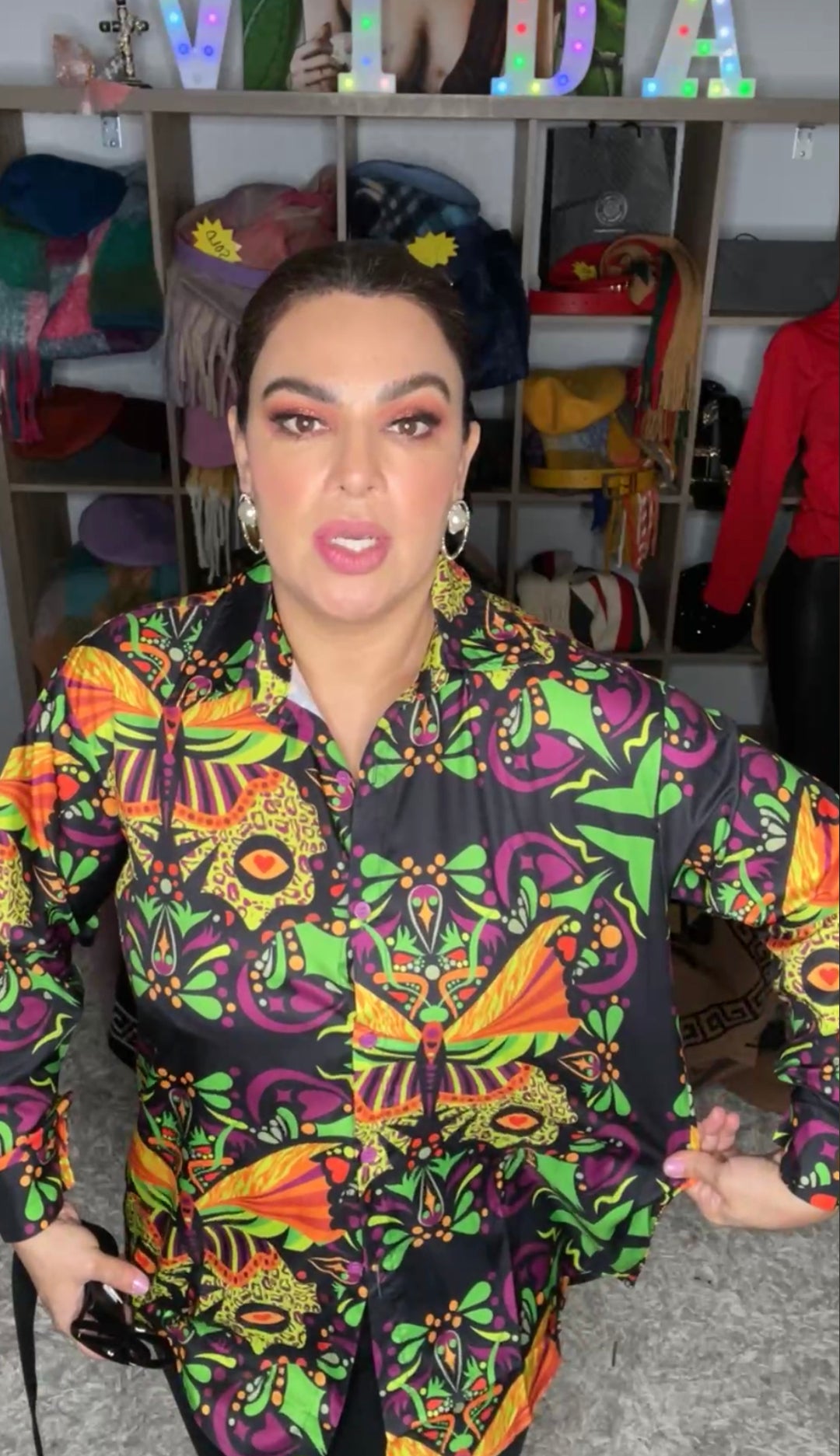 Blusa Negra Mariposas Naranja y Morado (#333)
