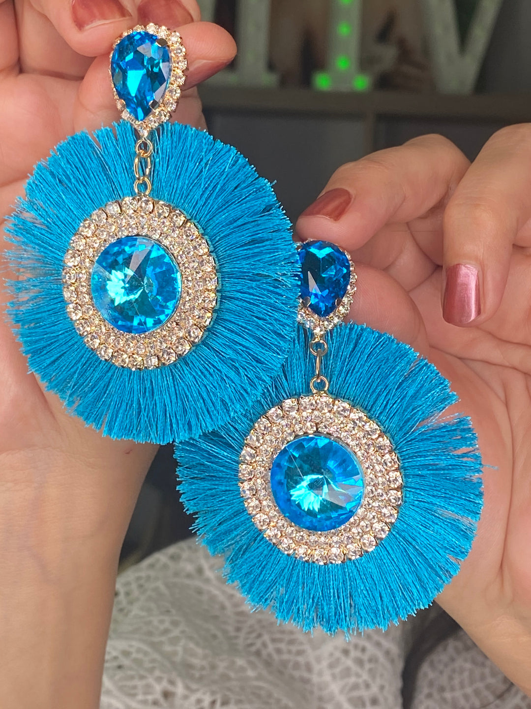 Arete Azul Hilo de Seda y Pedreria (#135)