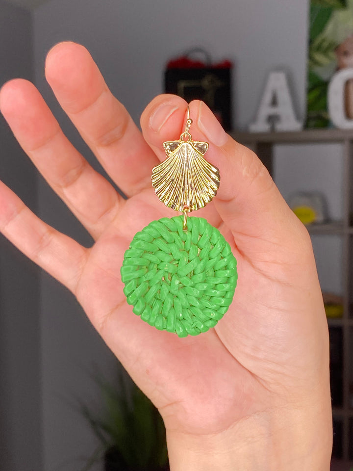 Arete Concha Dorada Bola Verde Rafia (#178)