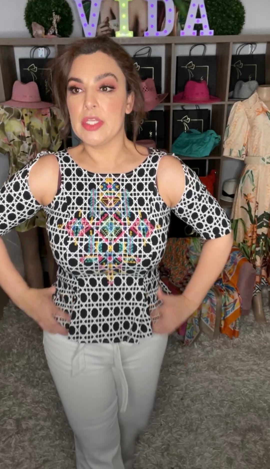 Blusa Blanco y Negro Bordado Etnico Multi (#192)