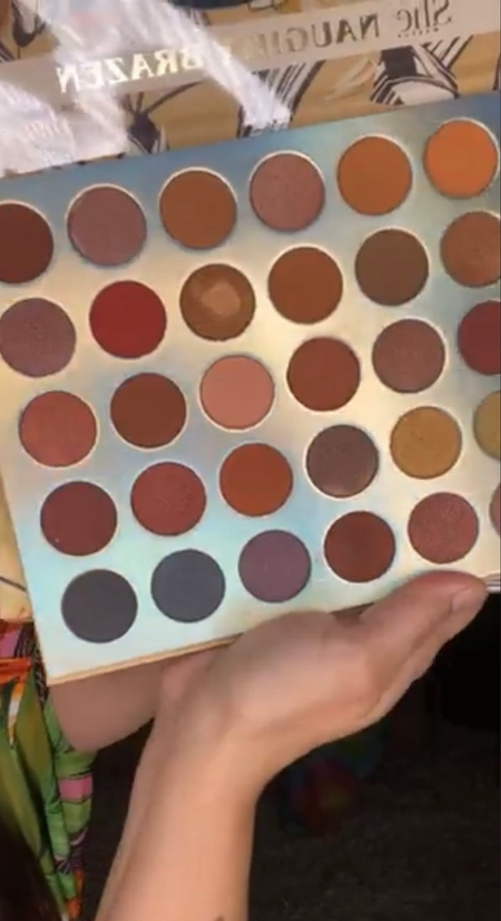 Paleta de Sombras Naughty Brazen She Makeup (#116)