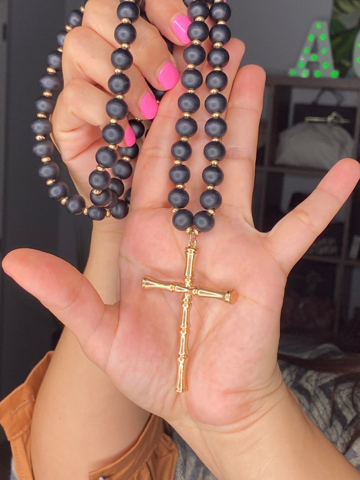 Collar Negro Cruz Dorada Tipo Rosario Madera (#137)