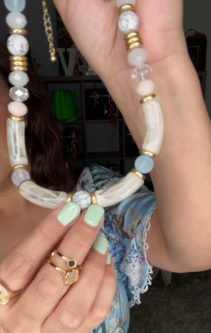 Collar Beige y Piedra Marmoleada (#133)