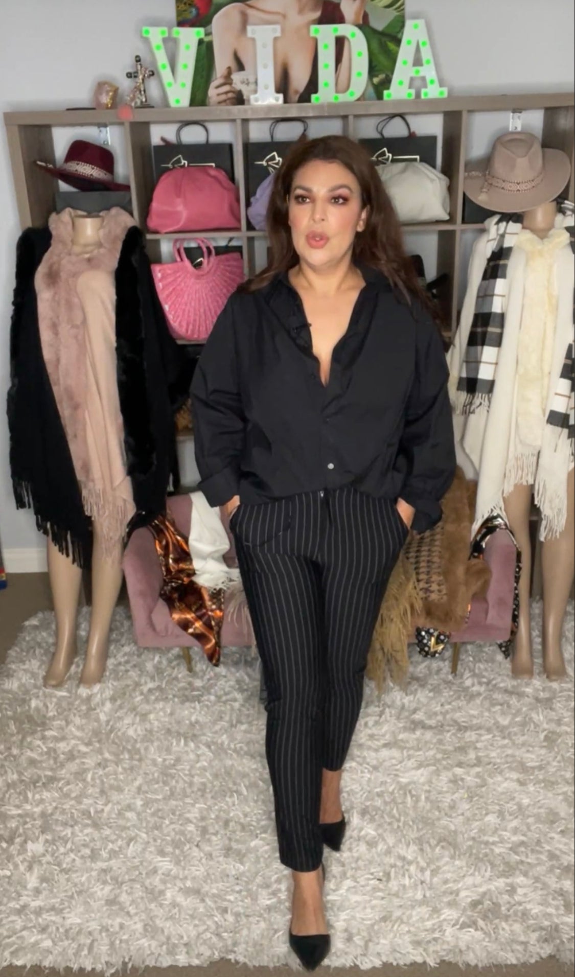 Pantalon negro on sale raya blanca