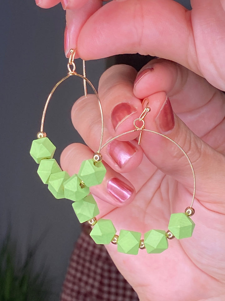 Arete Verde Limon con Dorado Circular (#192)