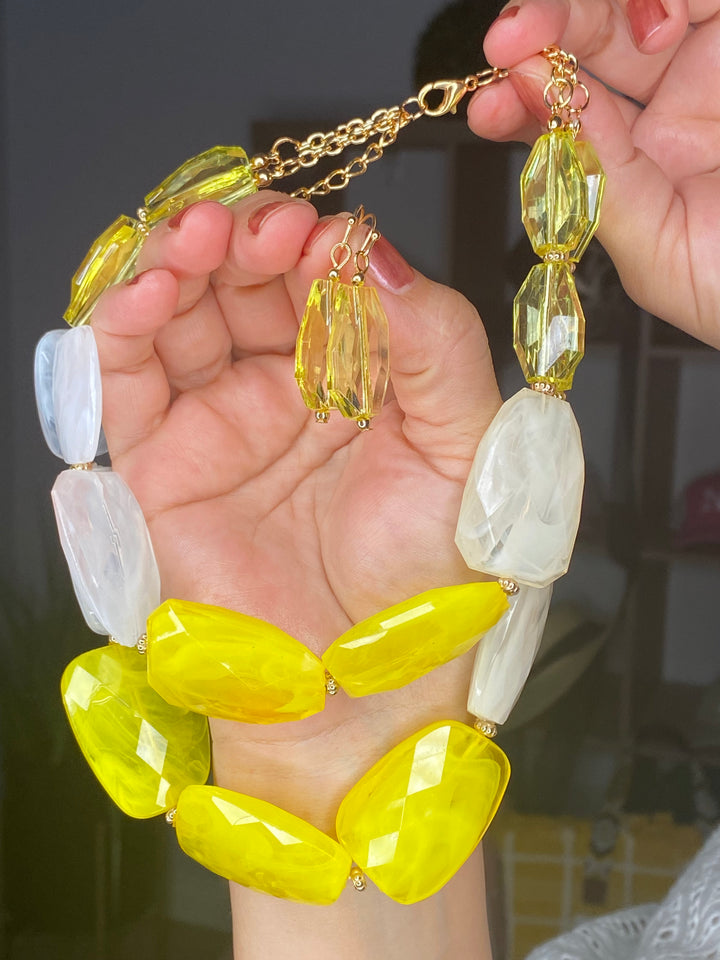 Collar Amarillo y Blanco Piedra Set (#122)