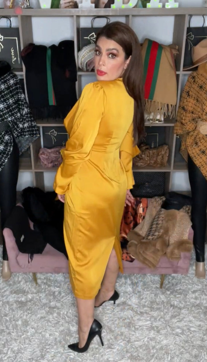 Vestido Mostaza Satinado Nudo Midi