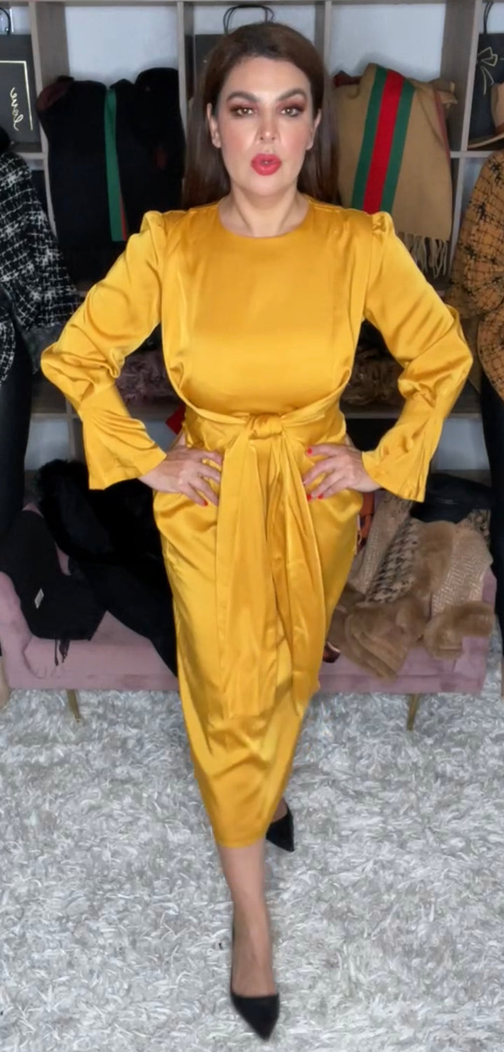 Vestido Mostaza Satinado Nudo Midi