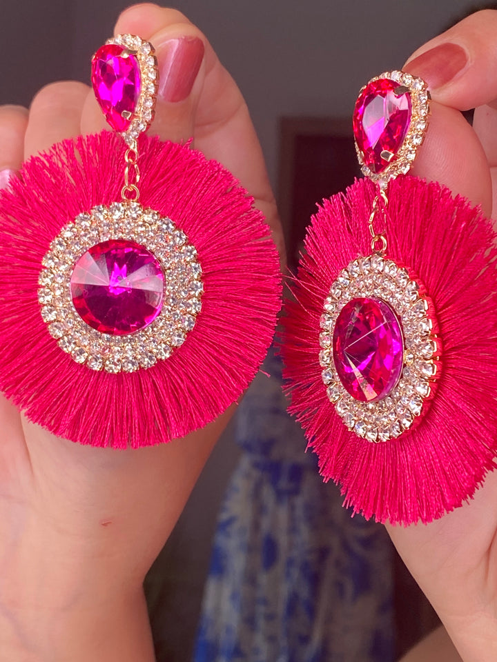 Arete Rosa Fuchsia Hilo de Seda y Pedreria (#135)