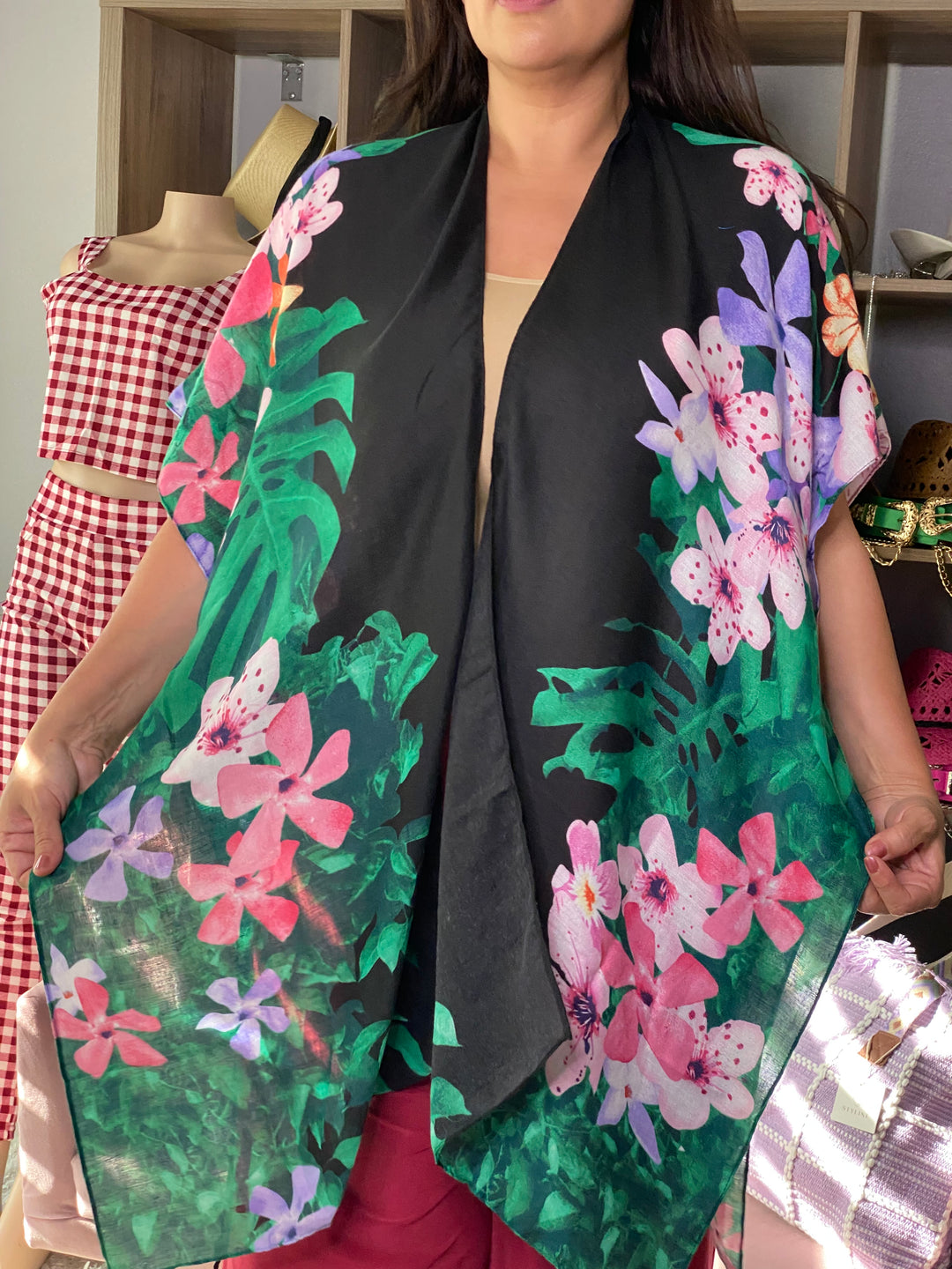 Blusa Negra Guacamaya Hoja Verde (#294)
